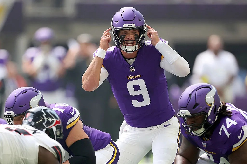 J.J. McCarthy calling an audible for the Minnesota Vikings offense