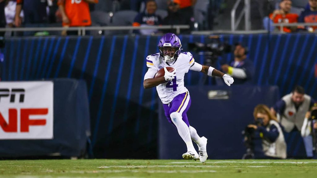 Myles Price taking back a kick with the Minnesota Vikings