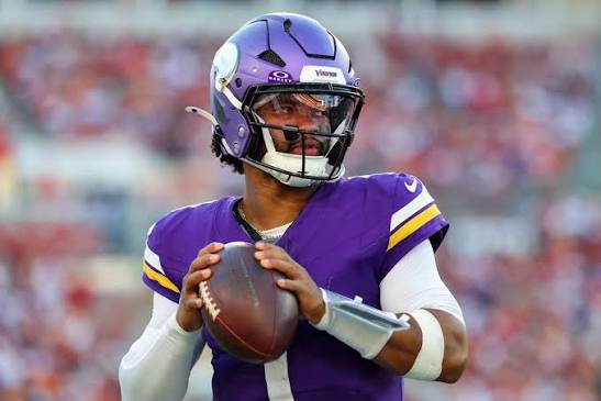 Kyler Murray warming up for the Vikings against the Tampa Bay Buccaneers